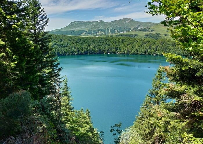 Le Tour Du Lac Pavin Par Le Puy De Montchal Une Rando Immanquable