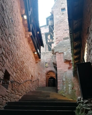 Escalier menant à la Porte aux lions