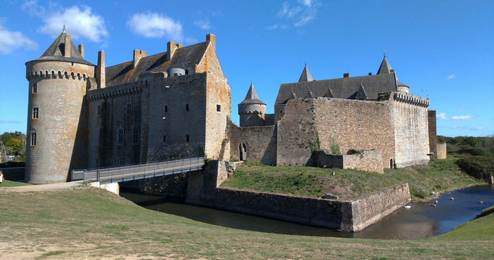 Le logis ouest du château de Suscinio vu depuis l'extérieur